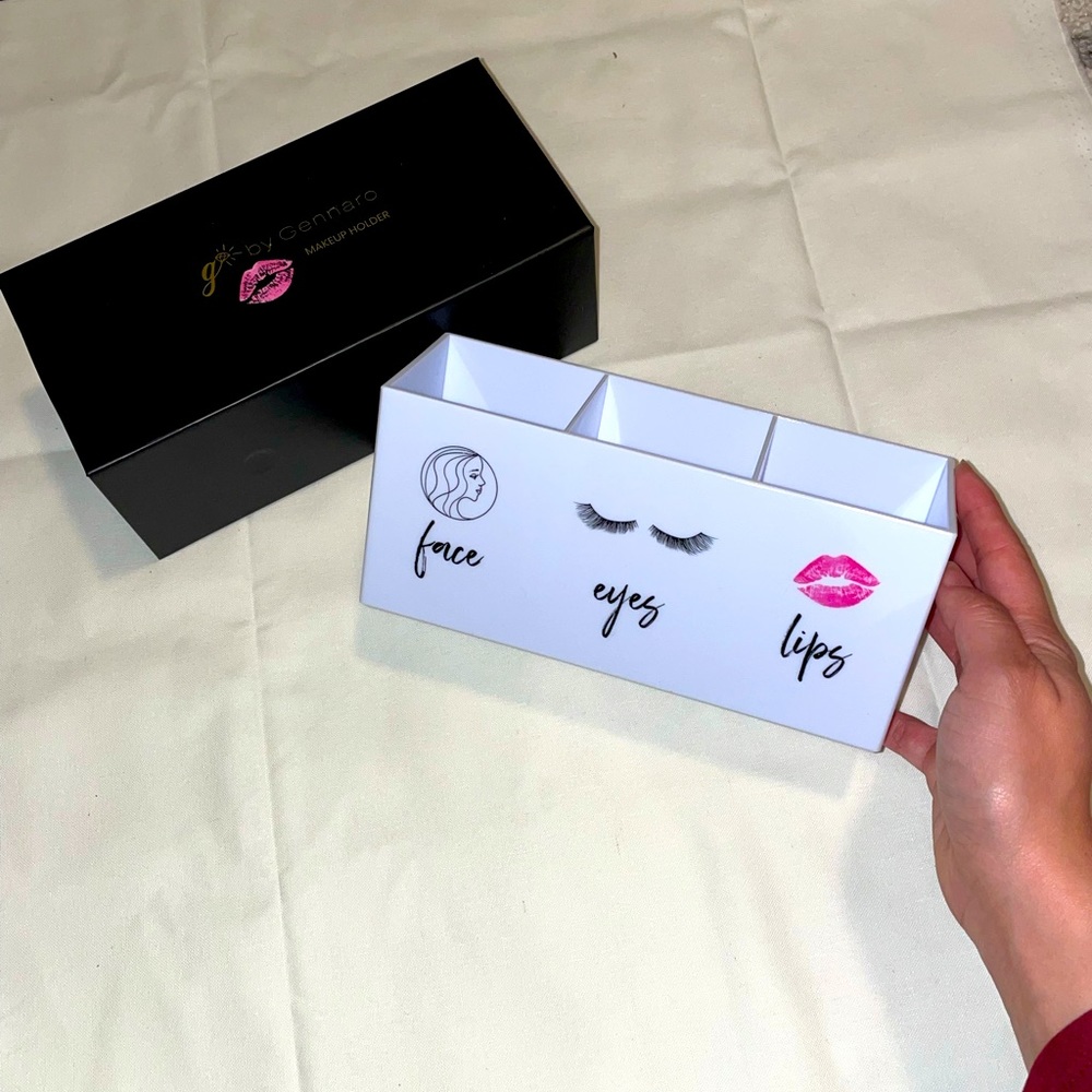 3/$25 Makeup brush holder